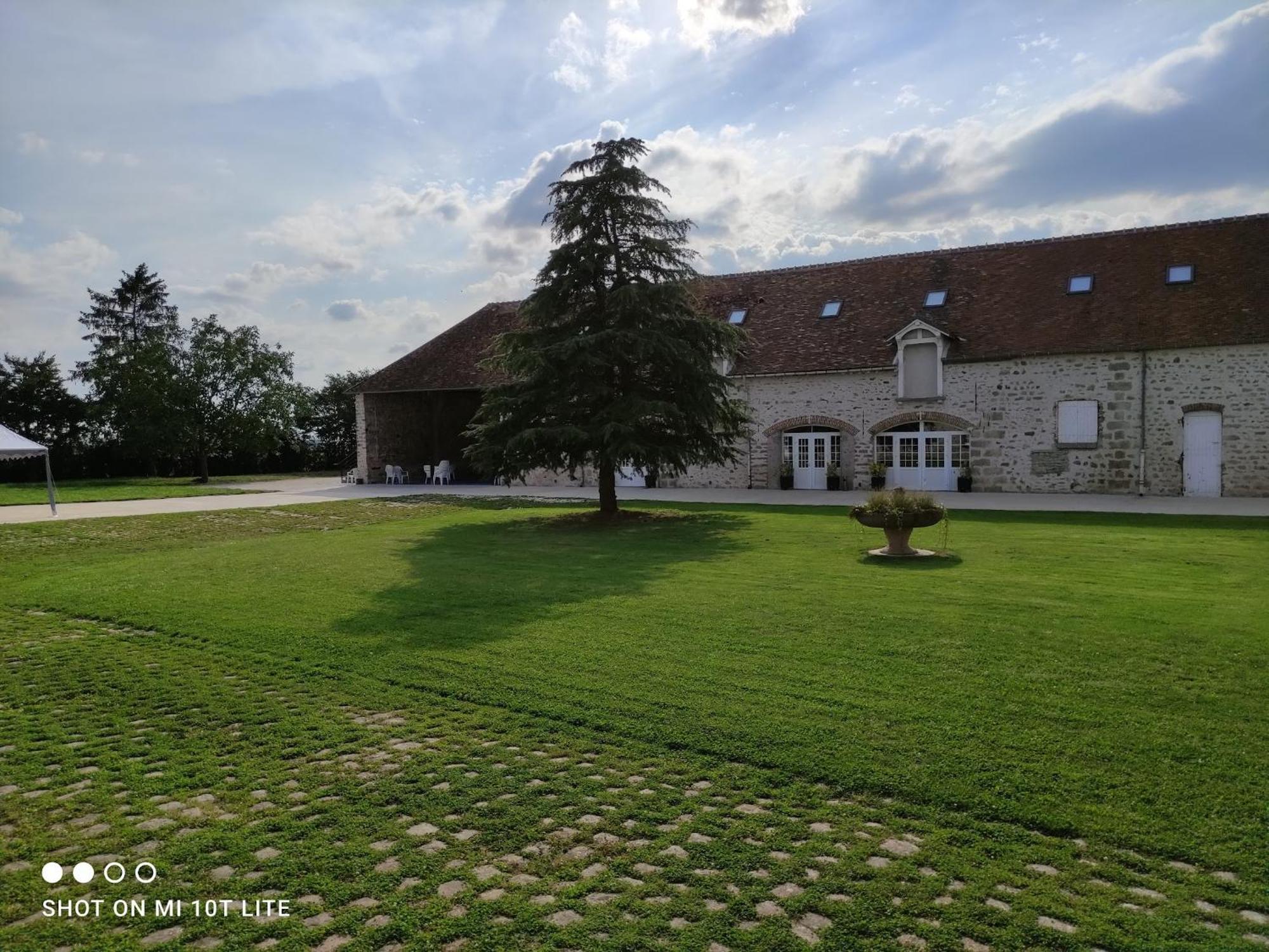 Bed and Breakfast Domaine De La Ferme De Mont Mormant Exterior foto